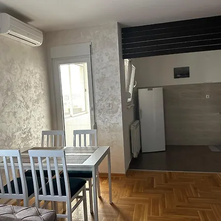 Port 3 Apartment Belgrad